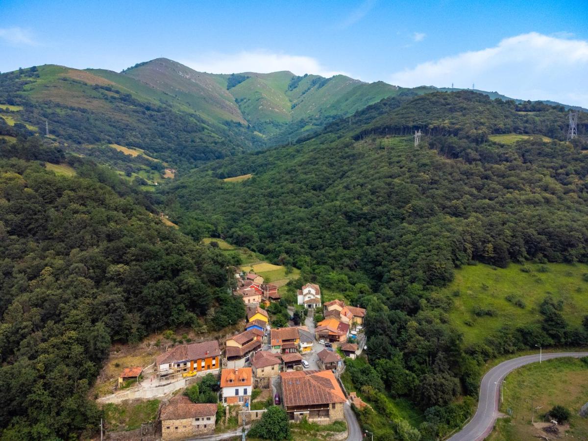Apartamentos Rurales San Feliz Pola de Lena Buitenkant foto